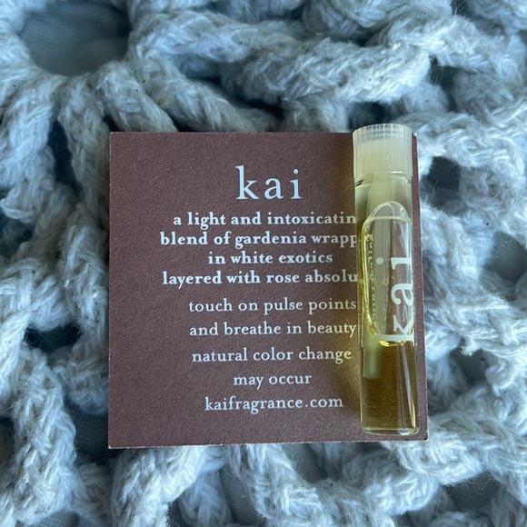 New kai by gaye straza rose oil sample - Picture 1 of 3